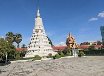 cambodia/phnom-penh/chamkar-mon/landmark/silver-pagoda