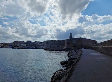 greece/heraklion/landmark/heraklion-lighthouse