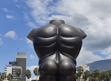 colombia/medellin/landmark/san-antonio-park