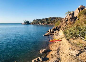 australia/magnetic-island/landmark/magnetic-island-sea-kayaks