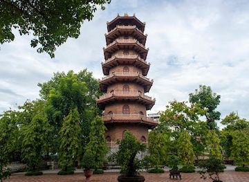 vietnam/hue/landmark/tu-dam-pagoda