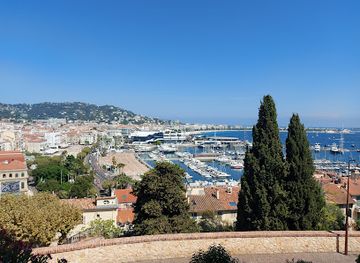 france/cannes/landmark/le-suquet-old-quarter-of-cannes