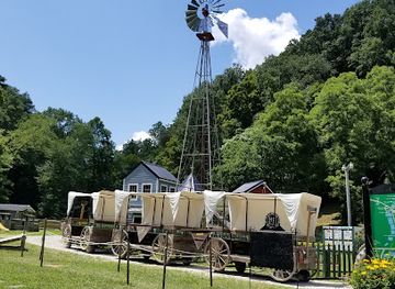 west-virginia/metro-valley/landmark/heritage-farm-museum-village