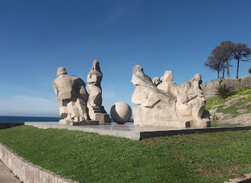 spain/galicia/landmark/encontro-entre-dous-mundos