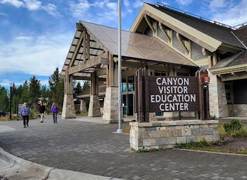 wyoming/park-county/landmark/canyon-visitor-education-center