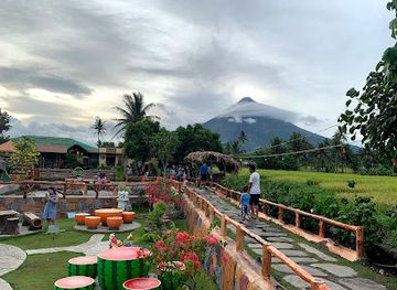 philippines/legazpi/landmark/seventy-six-farm