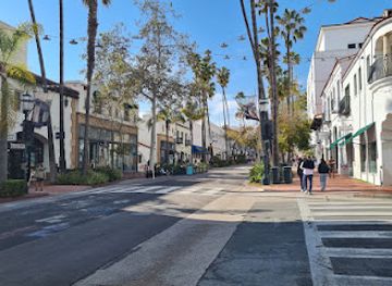 california/santa-barbara-county/landmark/el-paseo-street-in-spain