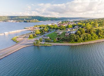 alabama/lake-guntersville/landmark/guntersville-city-harbor