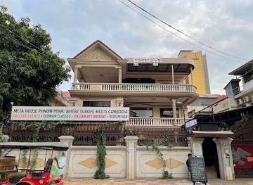 cambodia/phnom-penh/landmark/meta-house