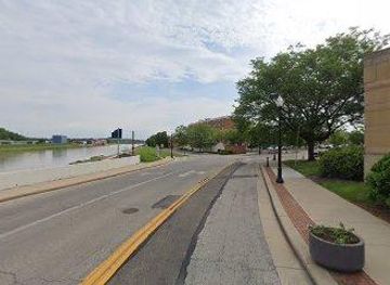 ohio/cincinnati/landmark/1-n-monument-st