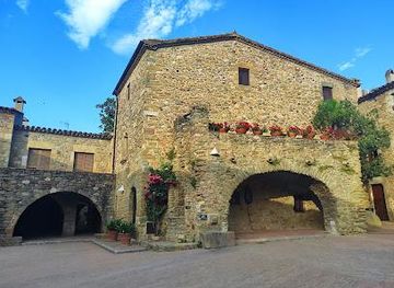 spain/girona/landmark/jaume-i-square