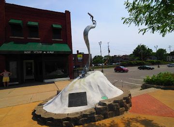 michigan/muskegon/landmark/birth-of-snurfer-and-snowboarding-historical-landmark