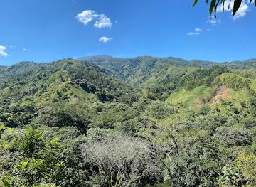 dominican-republic/cordillera-central/landmark/montana-la-humeadora-national-park