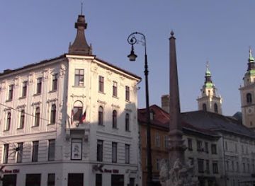slovenia/southeast-slovenia/landmark/town-hall