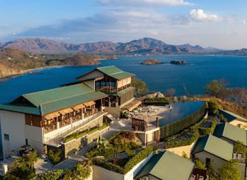 costa-rica/south-pacific/landmark/casa-chameleon-at-las-catalinas