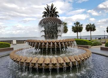 south-carolina/charleston/charleston-waterfront-park/landmark/fountain-at-north-entrance-of-waterfront-park