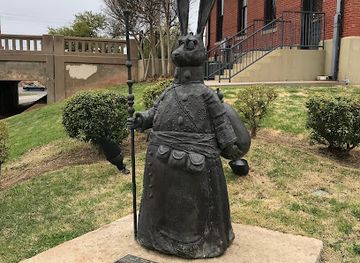 texas/abilene/landmark/e-aster-bunnymund-statue