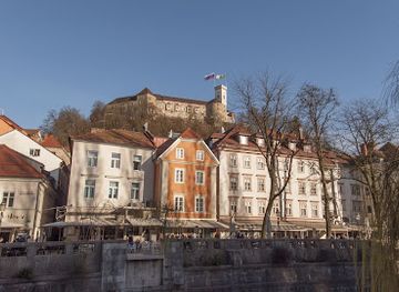 slovenia/mura/landmark/gustav-mahler-statue