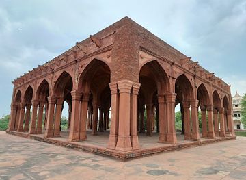 india/agra/khandari/landmark/tomb-of-salabat-khan