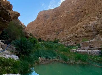 oman/wadi-shab/landmark/tour-guide