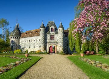 france/normandy-beaches/landmark/chateau-de-saint-germain-de-livet