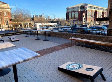 illinois/champaign/landmark/pour-bros-craft-taproom