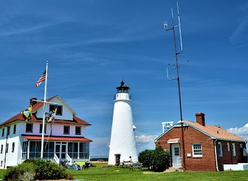 virginia/northern-neck/landmark/cove-point-lighthouse