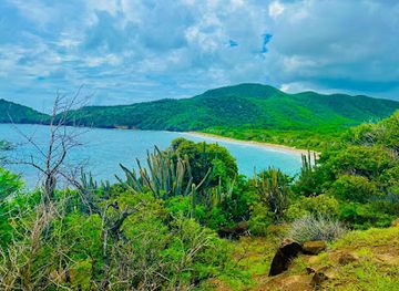 antigua-and-barbuda/devil-s-bridge/landmark/rendezvous-bay-beach