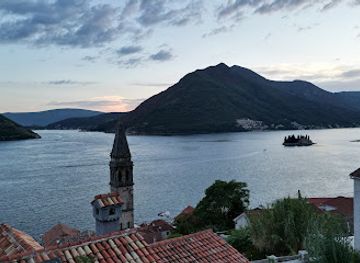 montenegro/perast/landmark/tvrdava-sv-kriza-u-perastu