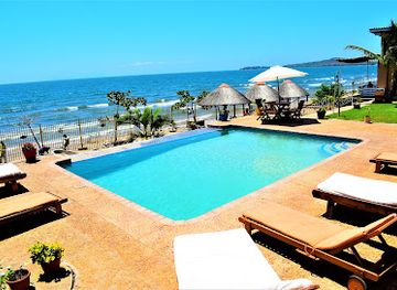 malawi/salima/landmark/lakeside-hotel