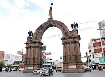 mexico/monterrey/barrio-antiguo/landmark/arco-de-la-independencia