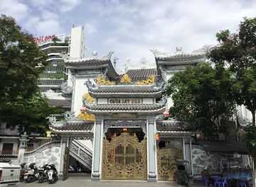 vietnam/da-nang/landmark/chua-bat-nha