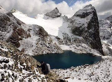 argentina/tierra-del-fuego/landmark/laguna-torres-del-rio-chico