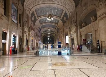 italy/bergamo/landmark/milano-centrale-railway-station