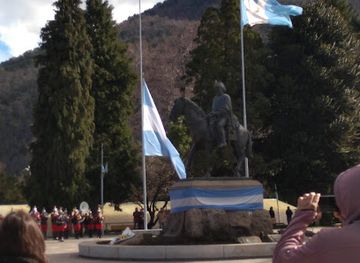 argentina/san-martin-de-los-andes/landmark/estatua-de-san-martin