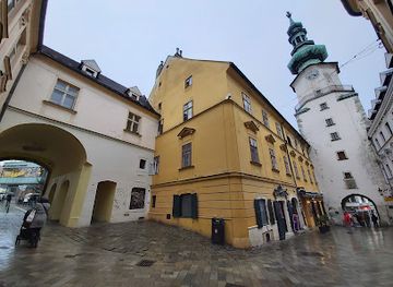 slovakia/bratislava/old-town-stare-mesto/landmark/michael-s-gate