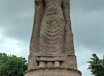 india/varanasi/sarnath/landmark/the-giant-buddha