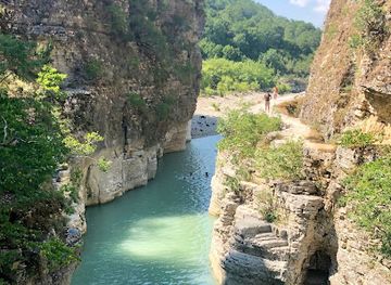 albania/patos/landmark/kanionet-e-osumit