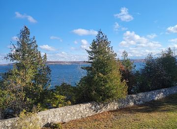 wisconsin/door-county/landmark/sherwood-point-lighthouse
