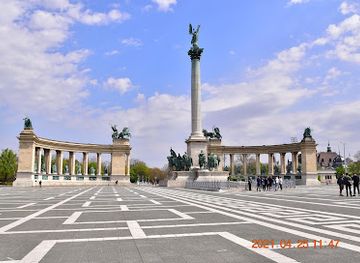 hungary/budapest/inner-city/landmark/vajdahunyad-castle