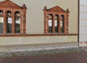 germany/rostock/landmark/vor-dem-furstenhof-1