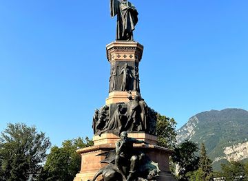 italy/trentino/landmark/monument-of-dante
