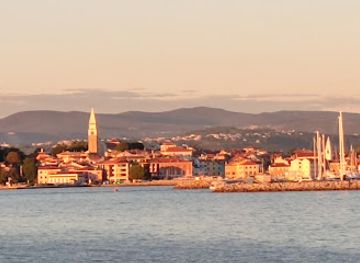 slovenia/izola/landmark/plac-pod-belvederjem