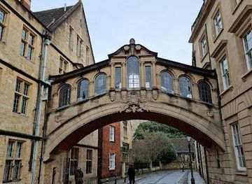 united-kingdom/oxford/landmark/bridge-of-sighs