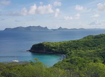 grenada/etang-national-park/landmark/anse-la-roche-bay