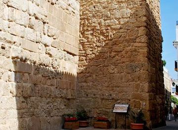 spain/andalusia/landmark/torre-de-la-polvora