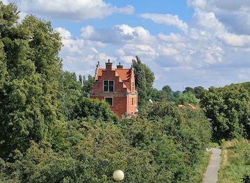poland/zulawy/landmark/lowland-gate