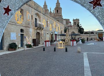malta/blue-grotto/landmark/wwii-shelters