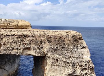 malta/northern-region/landmark/wied-il-mielah-window