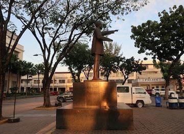 philippines/cebu-city/downtown-cebu-city/landmark/president-sergio-osmena-monument
